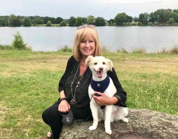 A lovely pic of Jan & Snowy on their morning walk nr Le Mans in France, on their way from Ashford in the UK back to Pego in Alicante, Spain. 